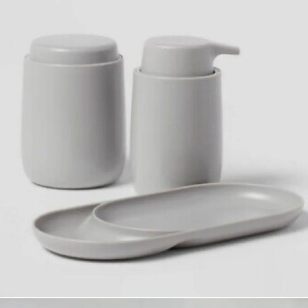 NWT Room Essentials Bath Accessory Set (3 piece)